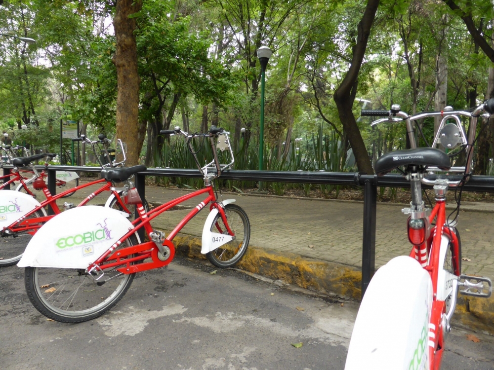 Et si on changeait les Velib pour des vélos plus solides, plus légers et plus colorés?